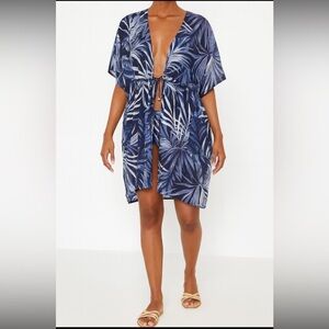 Women’s Navy and White Leaf Print swimsuit coverup small
